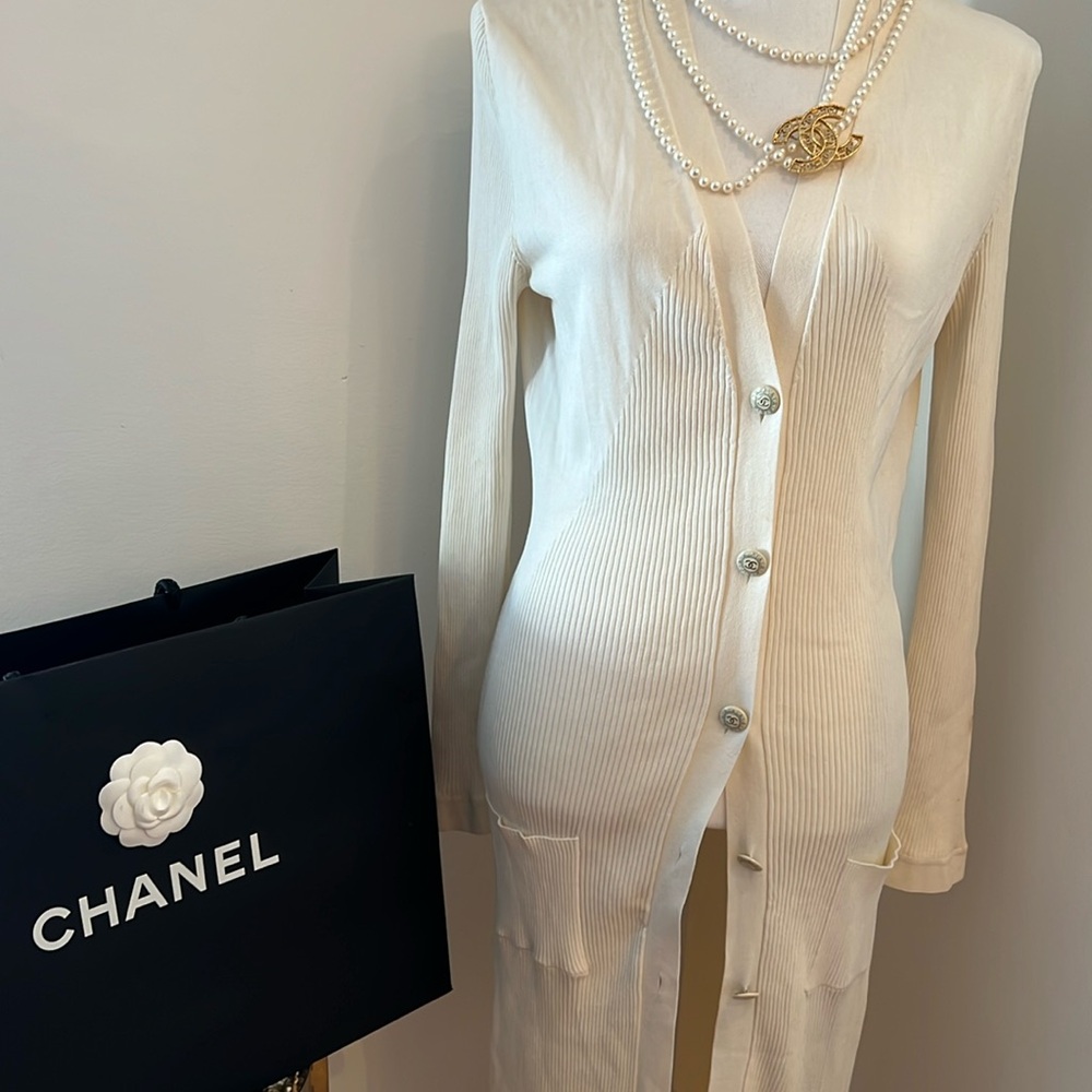 CHANEL DRESS Snow White Gorgeous color with Chanel CC buttons on front Size 42